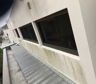 dcd54f_201902c8763a46e3aeaa3fcfe6af5cec~mv2 Exterior window washing before